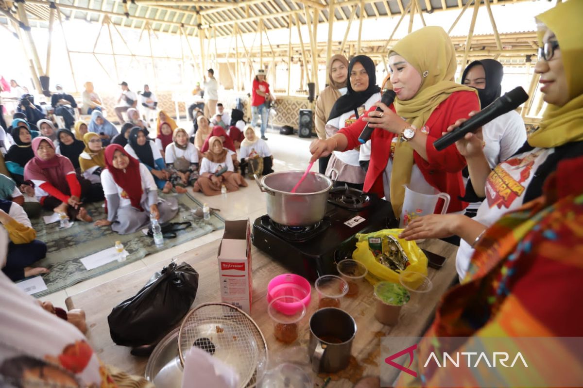 Relawan Jawara Sandi gelar pelatihan untuk kaum ibu di Karawang