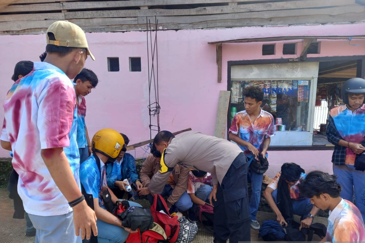 Antisipasi terjadinya tawuran belasan pelajar SMK asal Bogor ditangkap