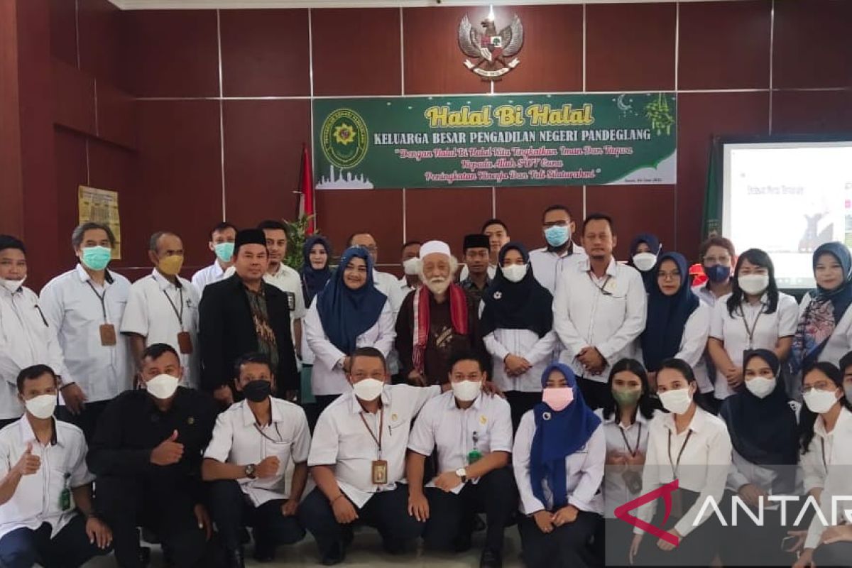 Halal bihalal Pengadilan Negeri Pandeglang dihadiri ulama kharismatik abuya Muhtadi Dimyati