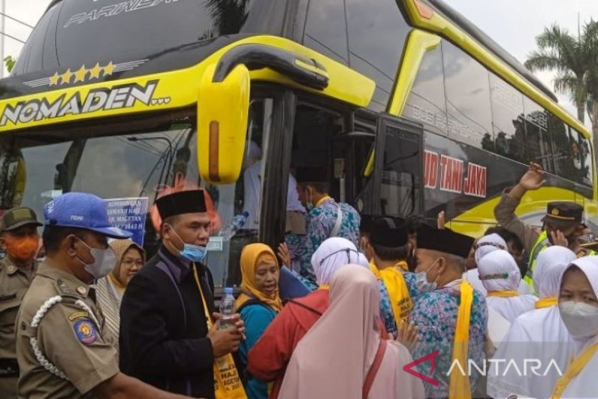 Bupati Magetan berangkatkan 173 calon haji