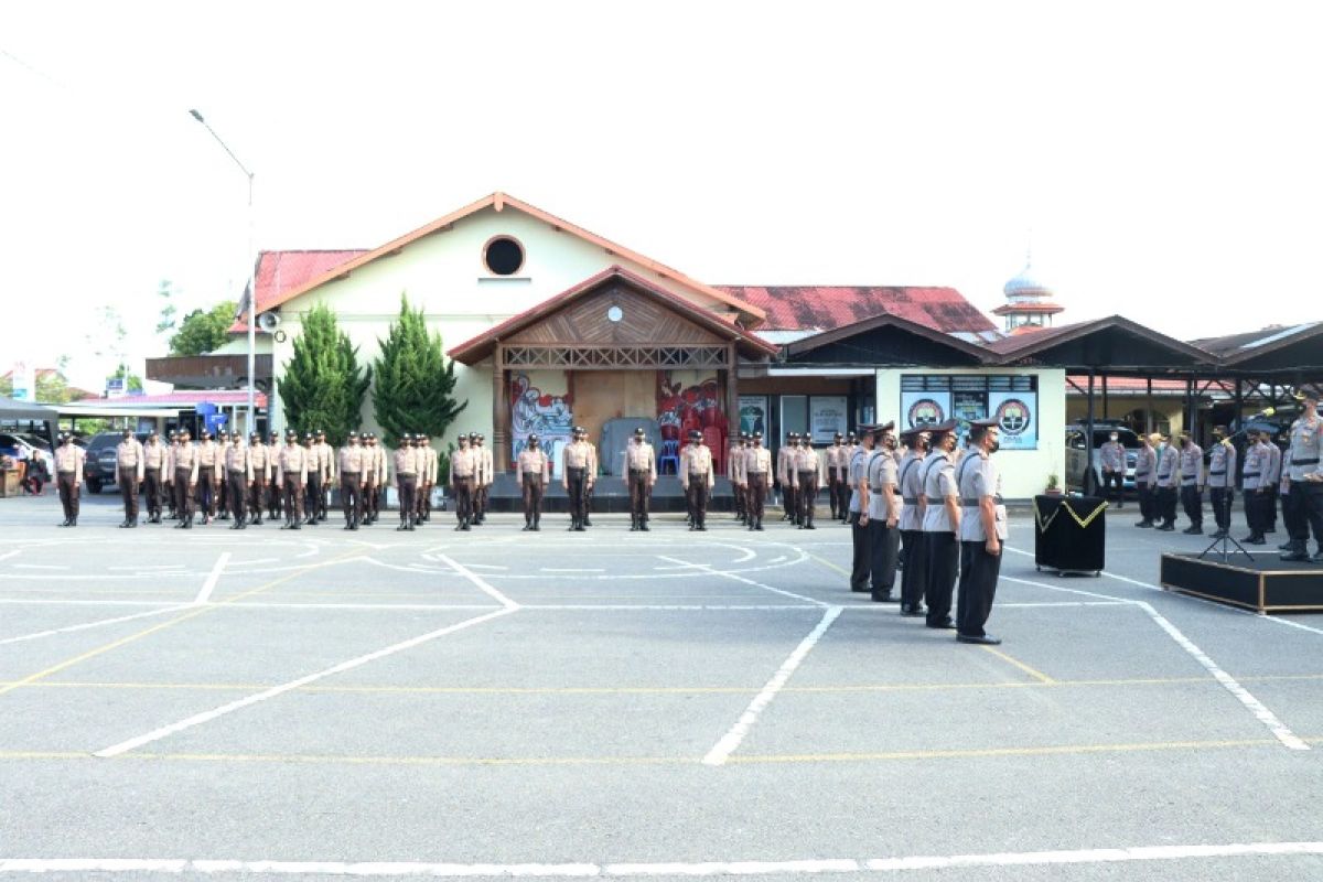 Tiga perwira dimutasi di Polres Bukittinggi, salah satunya Kasat Narkoba yang ungkap kasus narkotika terbesar