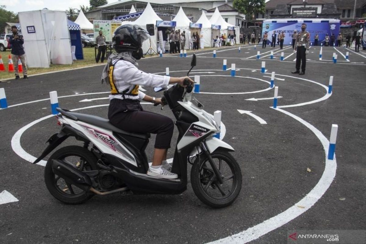 Anggota DPR RI dorong peralihan kewenangan penerbitan SIM