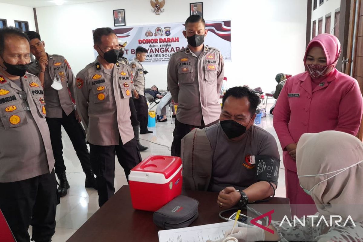 Polres Solok gelar kegiatan donor darah sambut HUT Bhayangkara ke-76