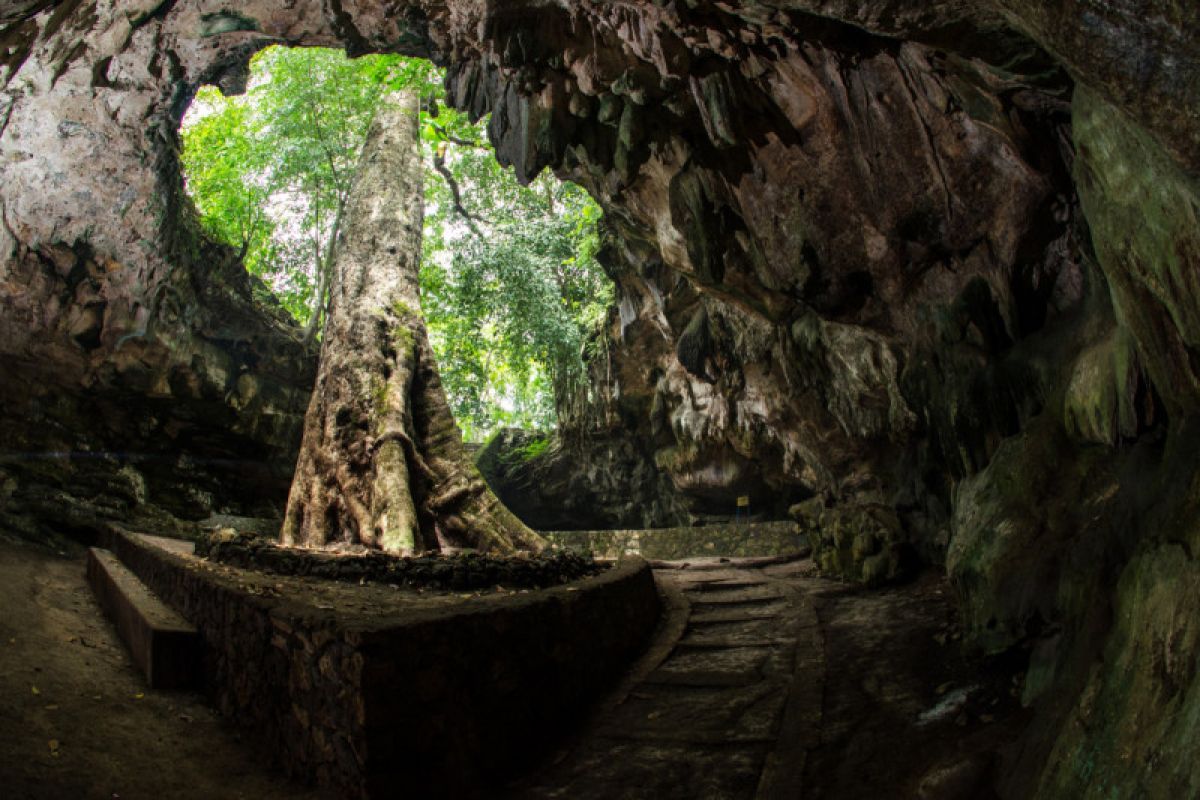 Gunung Kidul akan gelar peragaan busana di Gua Rancang Kencana