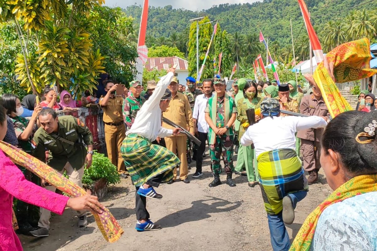 Pangdam Pattimura tinjau pelaksanaan TMMD di Tidore