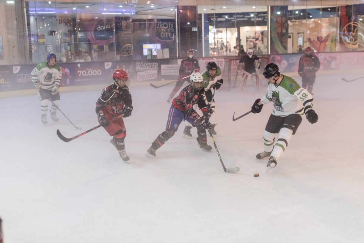 Kompetisi hoki es nasional kembali digelar setelah dua tahun vakum