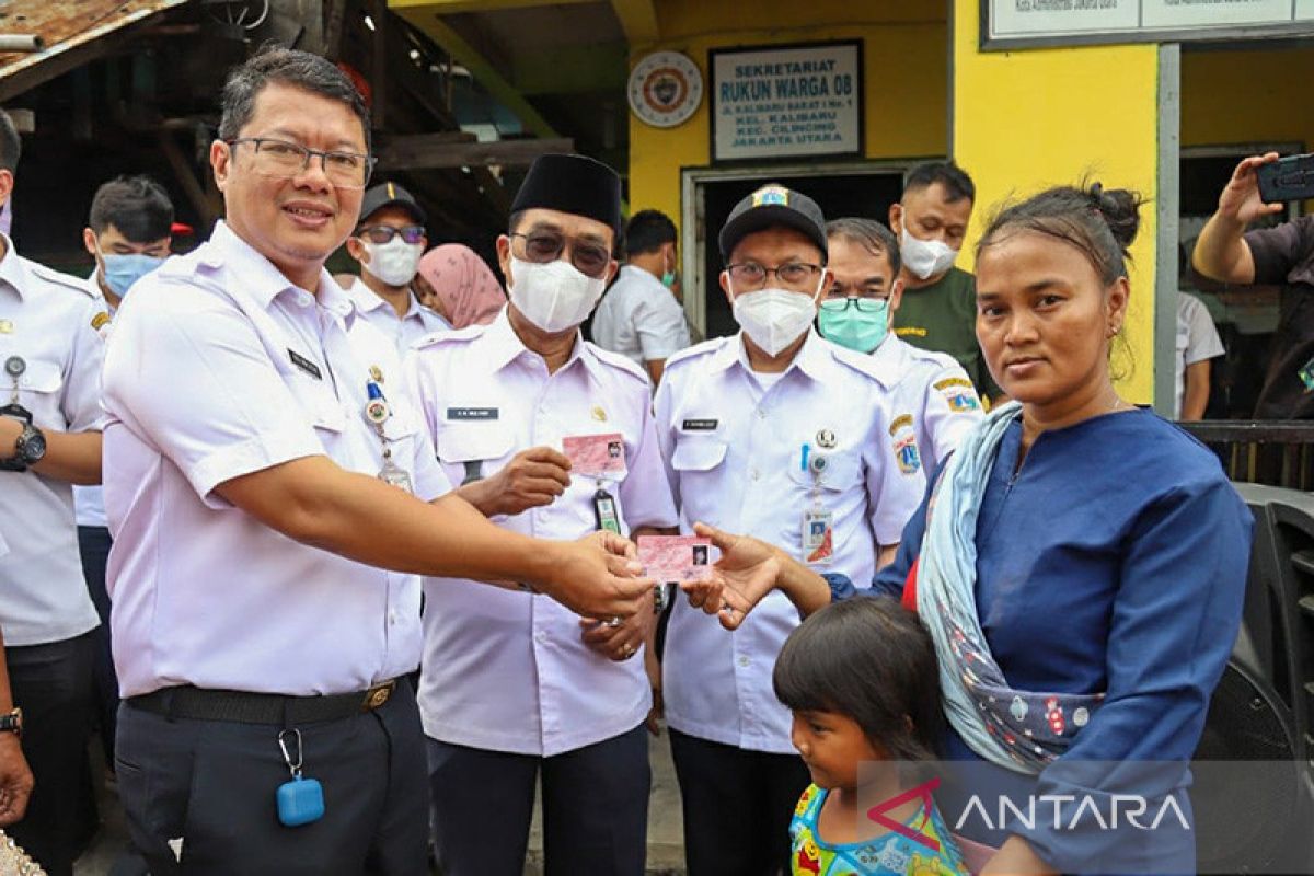 Tak perlu calo, layanan adminduk di DKI Jakarta dari pintu ke pintu