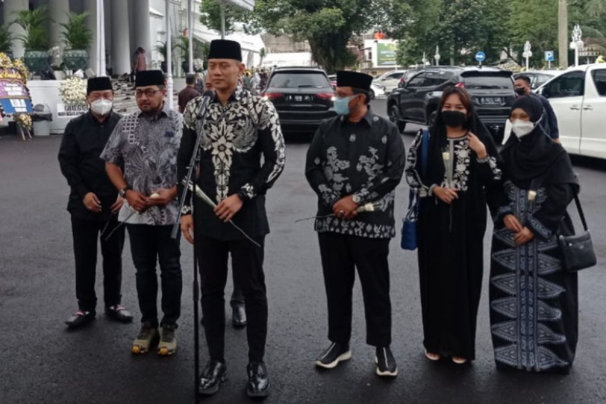 AHY bertakziah ke kediaman Ridwan Kamil