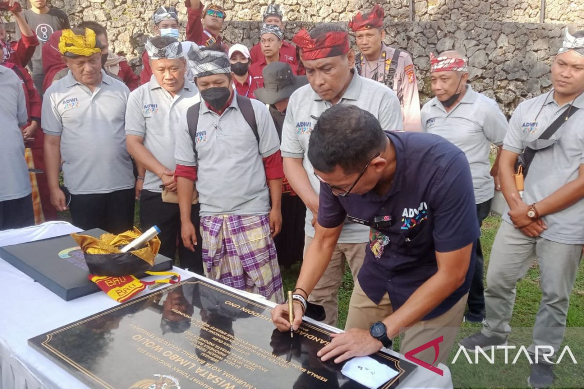 Menteri Sandiaga: Kenaikan biaya masuk Candi Borobudur ditunda