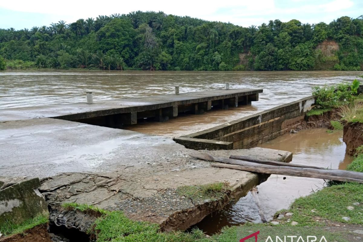 DLH nilai kualitas air sungai di Mukomuko masih buruk