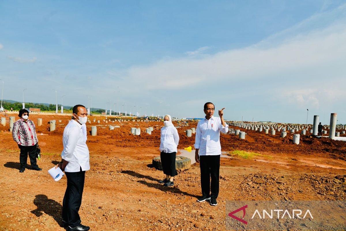 Presiden Jokowi sebut ingin bangun ekosistem kendaraan listrik dari hulu ke hilir