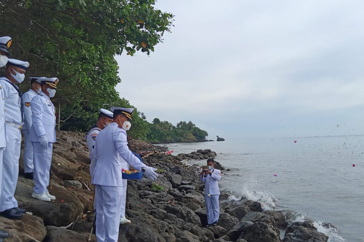 Lanudal Sabang tabur bunga di lokasi jatuh pesawat Nomad P-833