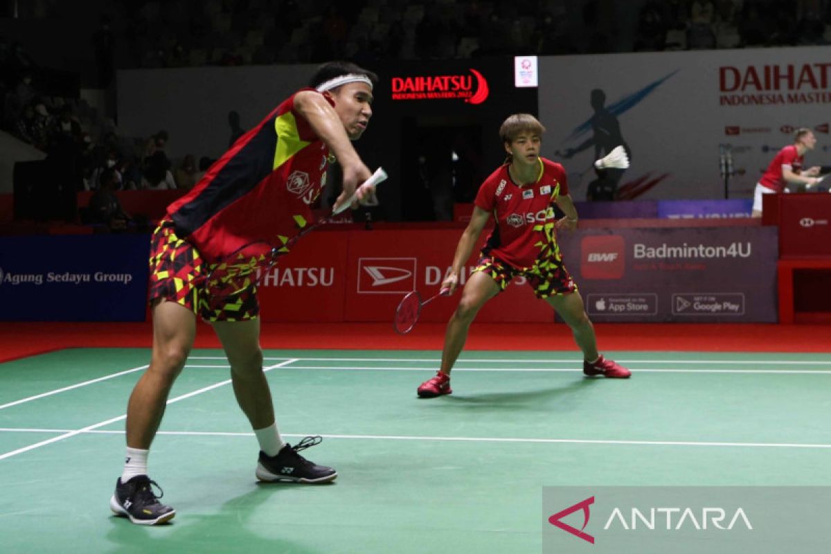 Juara bertahan ganda campuran angkat koper dari Indonesia Masters 2022