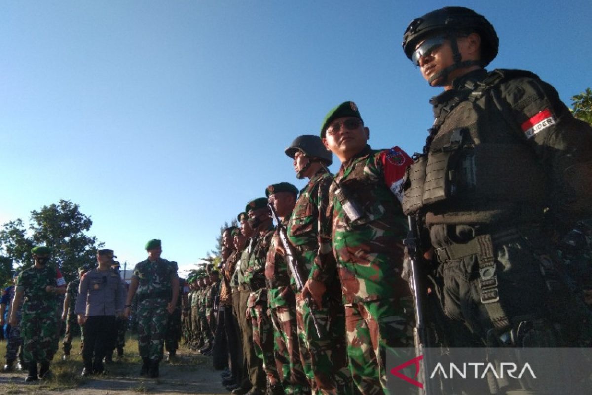 TNI-Polri apel gelar pasukan amankan kedatangan Presiden Jokowi di Wakatobi