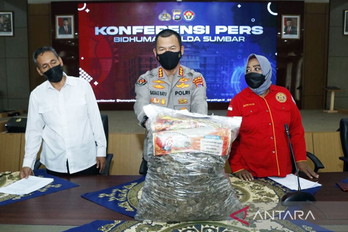 Penjual sisik trenggiling 12,8 kilogram ditangkap di Padang