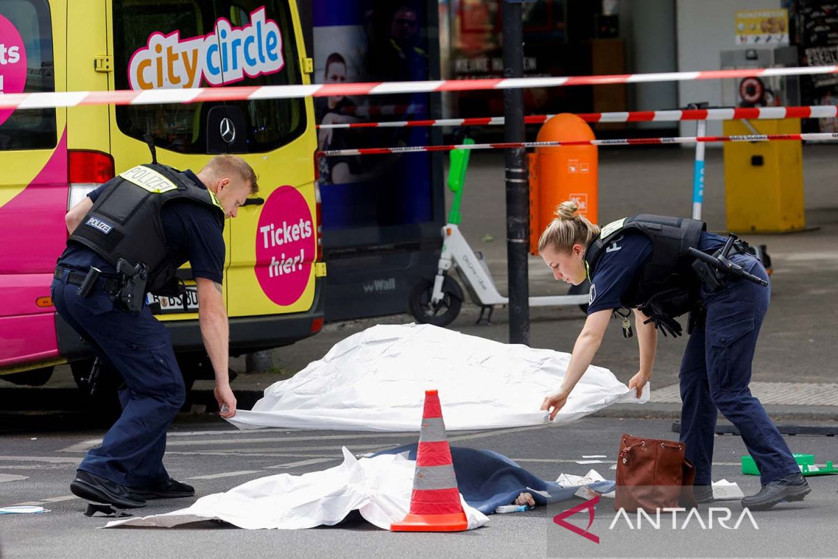 Mobil tabrak kerumunan di Berlin, satu tewas  dan 14 murid cedera