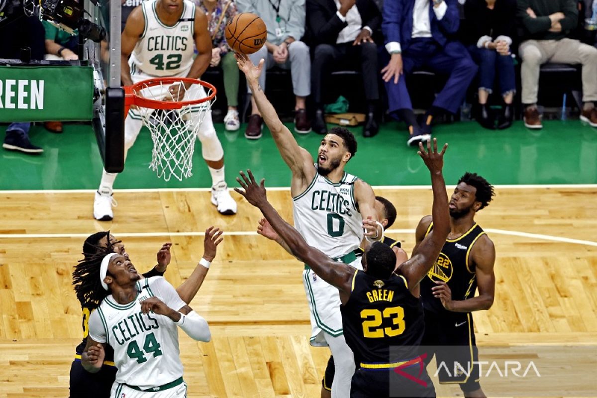 Final NBA - Celtics ungguli Warriors 2-1