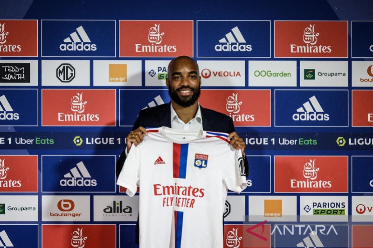 Lacazette balik kandang ke Lyon, teken kontrak hingga 2025