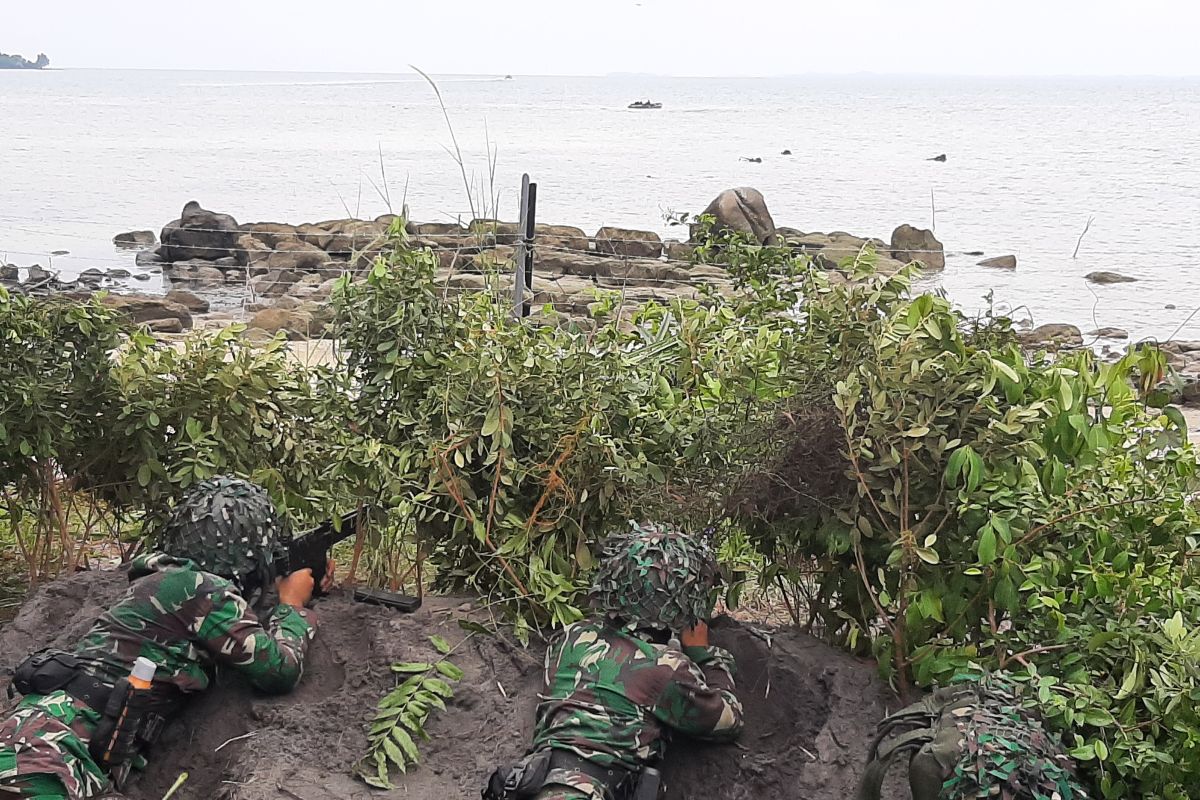 Lantamal IV latihan pertahanan di daerah pantai