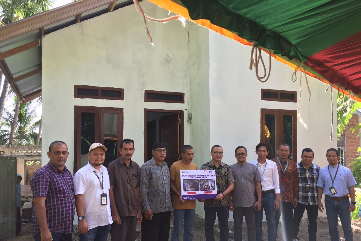 FK BUMN Aceh serahkan bantuan rumah layak huni di Aceh Besar