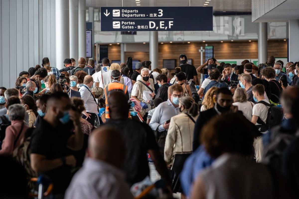 Pekerja di dua bandara Paris gelar mogok kerja tuntut kenaikan gaji