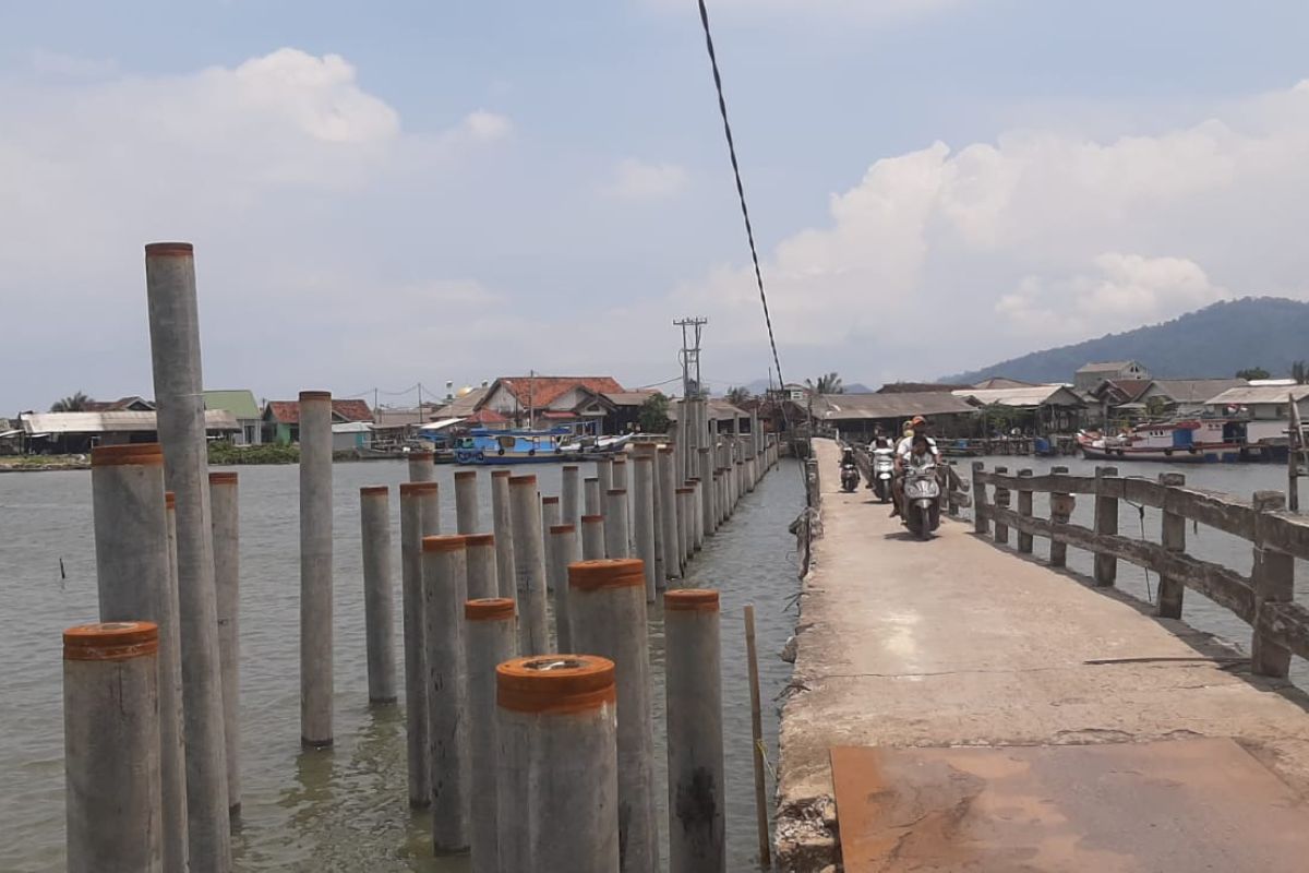 Perbaikan  jembatan Pulau Pasaran perlu segera dilaksanakan