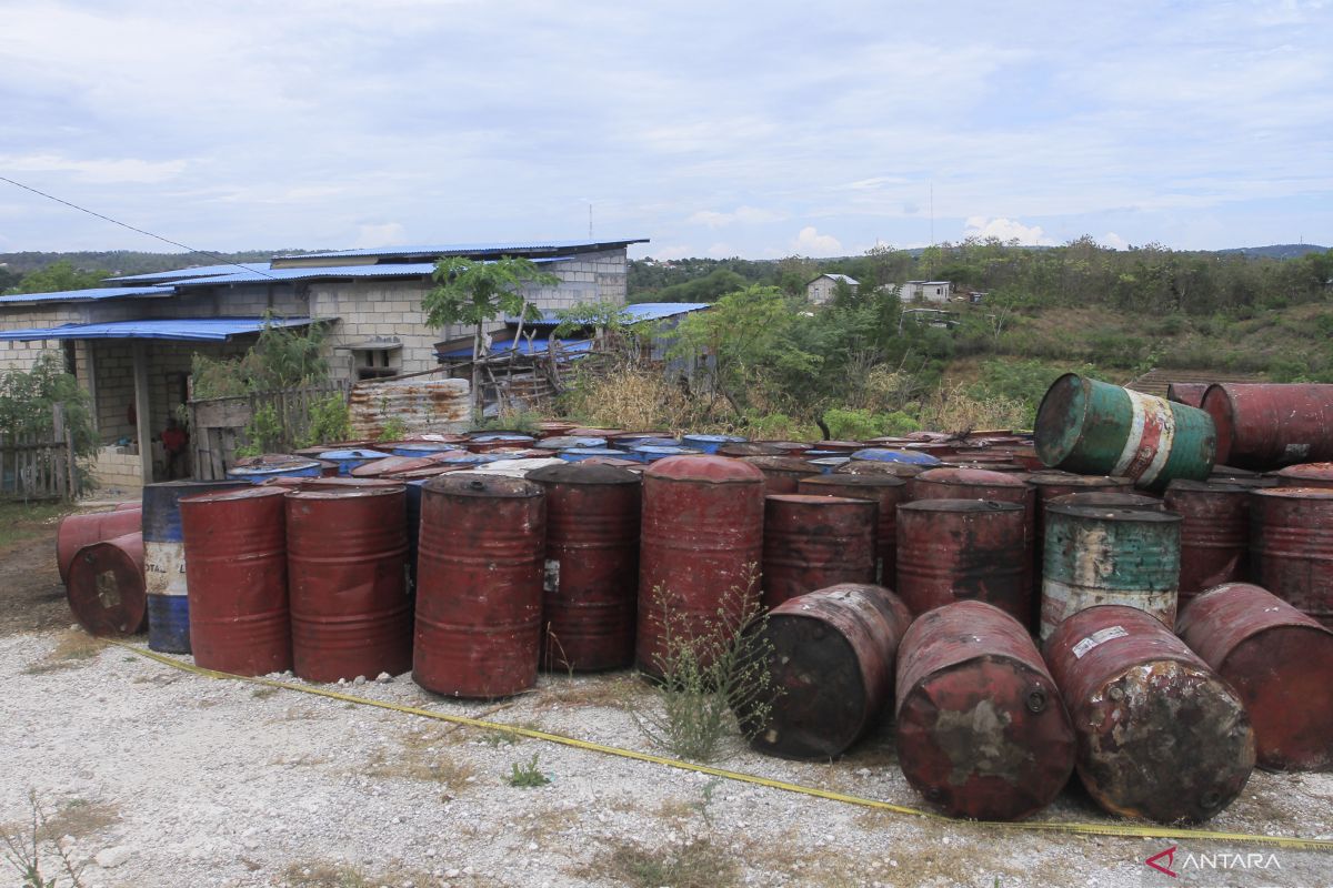 Polda NTT janji telusuri keberadaan 26 ton limbah beracun di Kupang