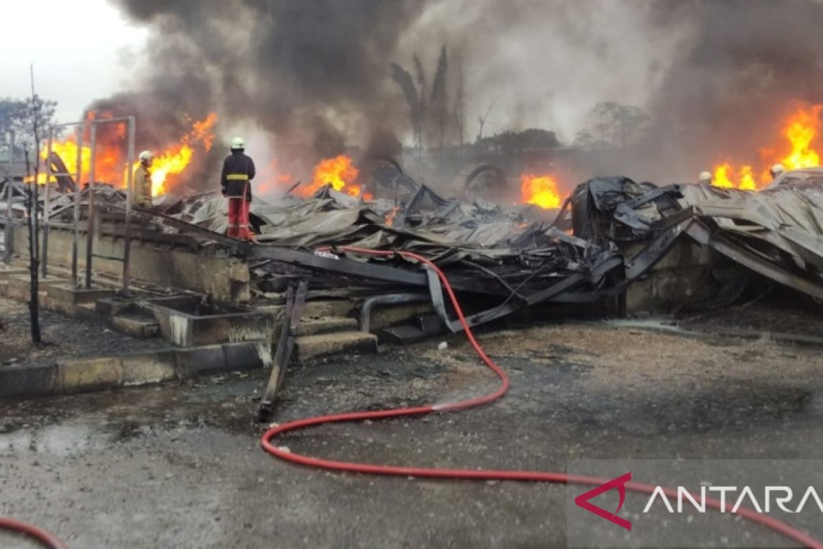 Polisi: Percikan api aki penyebab kebakaran pabrik di Tangerang