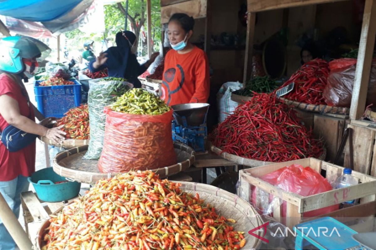 Meski harga tinggi, Disdag Surakarta pastikan aman pasokan cabai