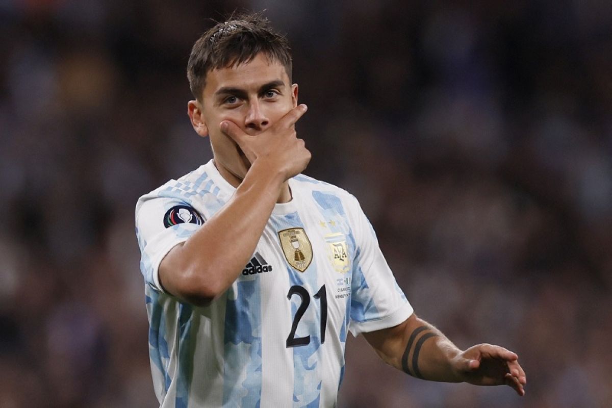 Paulo Dybala resmi berseragam AS Roma