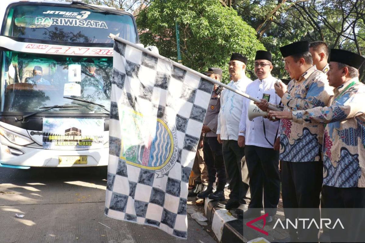 Pemkab Bekasi lepas keberangkatan 404 jamaah calon haji kloter pertama