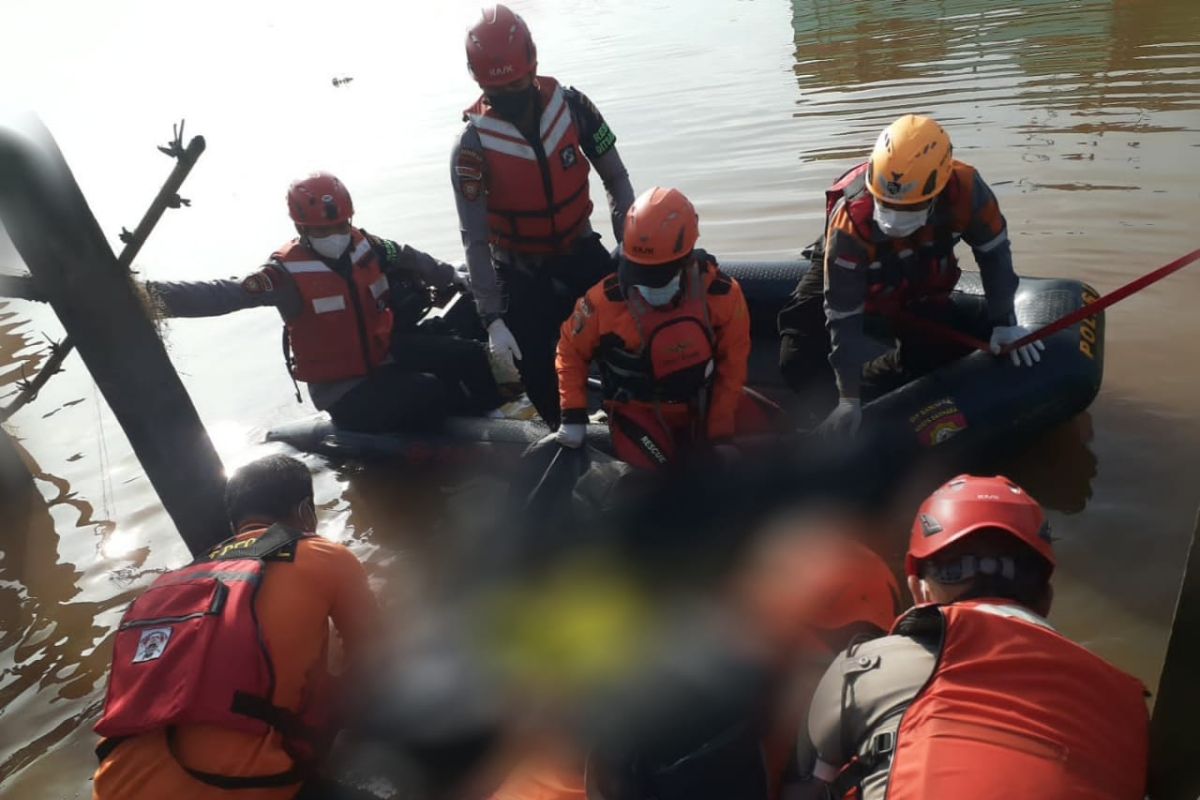 Korban kecelakaan longboat ditemukan meninggal dunia