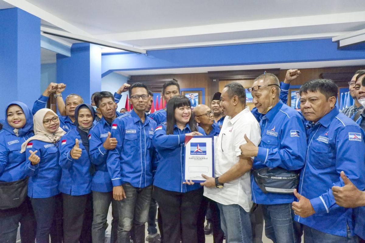 Sebanyak 15 PAC kawal Herlina daftar Calon Ketua DPC Demokrat Surabaya