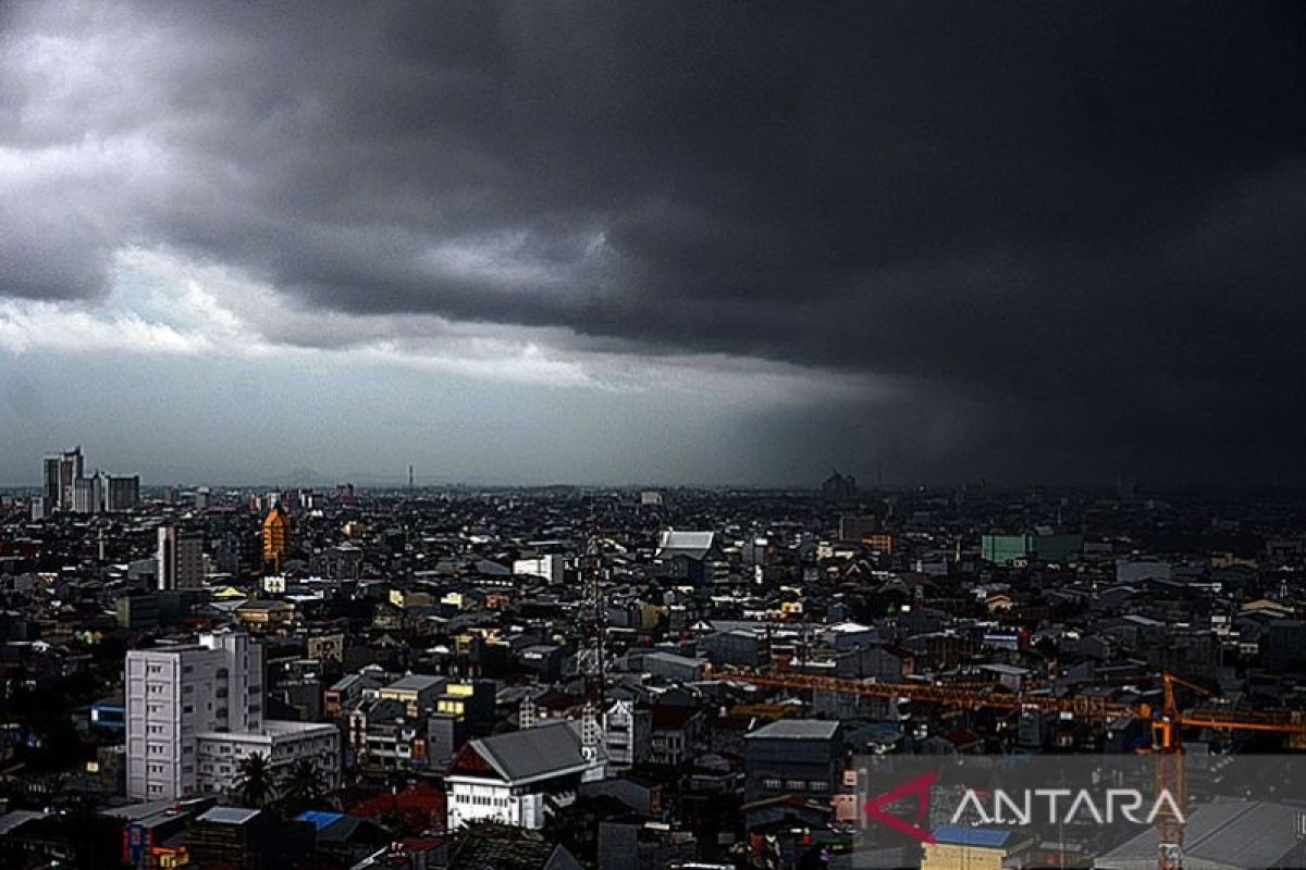 BMKG perkirakan hujan landa mayoritas kota di Indonesia