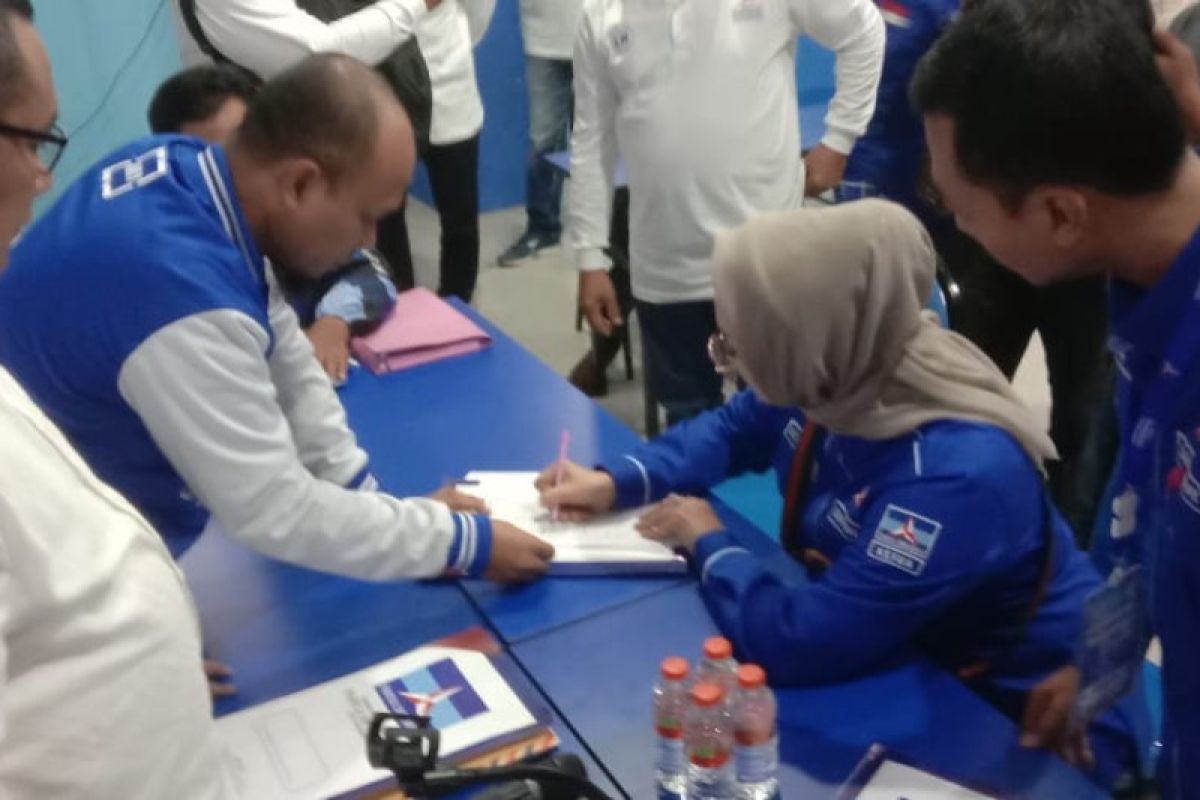 Anggota DPR RI Lucy Kurniasari daftar calon ketua Demokrat Surabaya