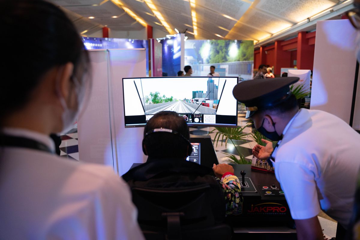LRT Jakarta hadirkan "Train Simulator"