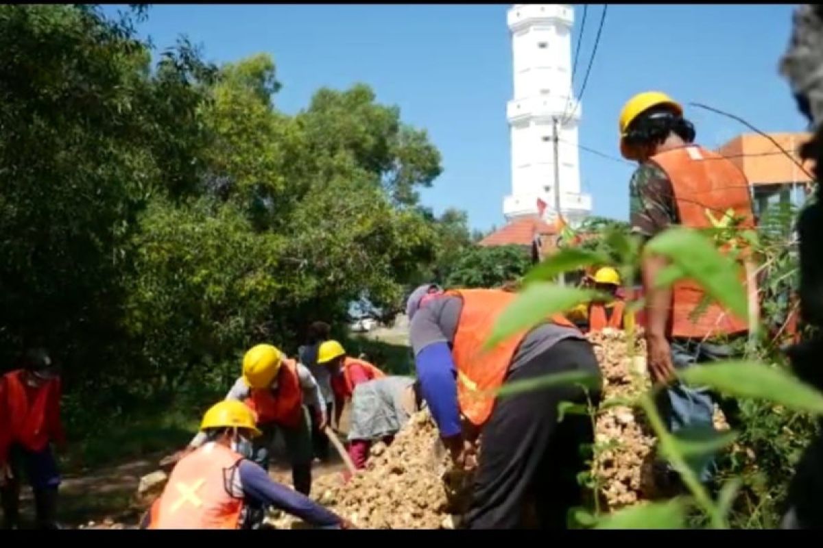 Kemenhub adakan padat karya di Gunung Kidul