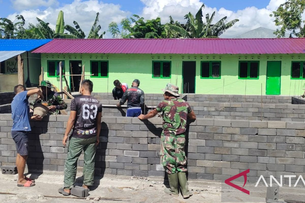 PLN manfaatkan FABA PLTU Ropa untuk bedah rumah prajurit TNI KODIM 1603 Sikka