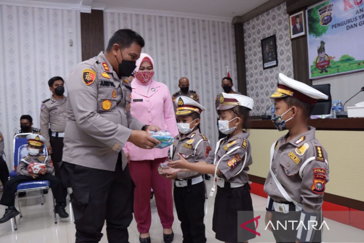 Kapolres Meranti perkenalkan polisi sebagai sahabat anak usia dini