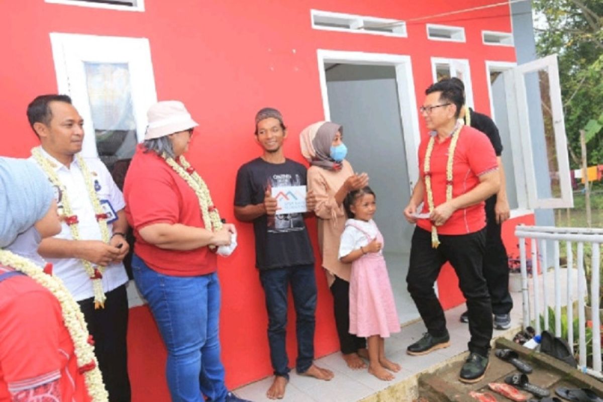 Program Desa Maju Prudential serahkan 63 unit rumah layak huni