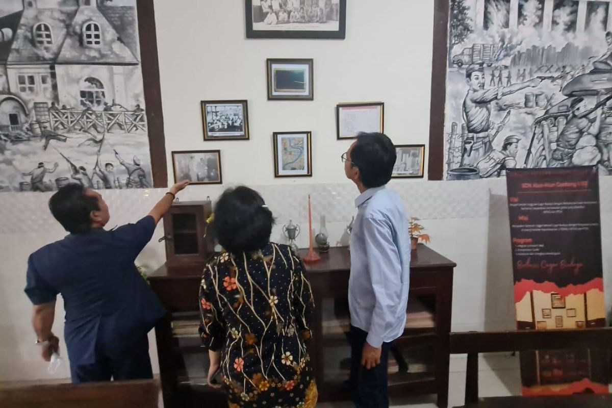 SDN Alun-Alun Contong saksi sejarah Ayahanda Soekarno mengajar di Surabaya