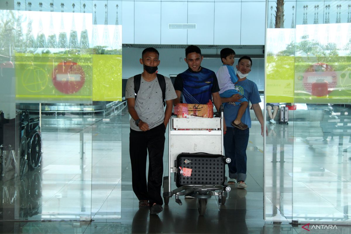 Bandara Supadio tunda tiga penerbangan karena dampak cuaca