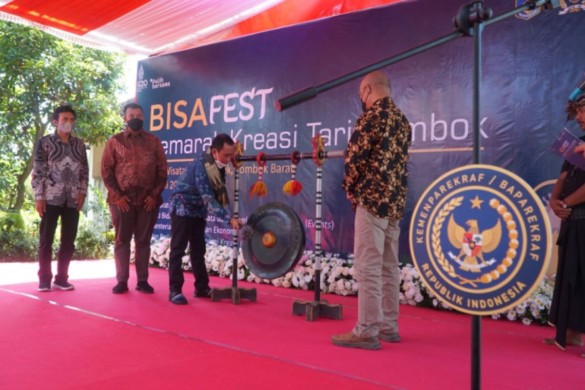 Kemenparekraf gelar "Bisa Fest" di sentra kerajinan gerabah Lombok Barat
