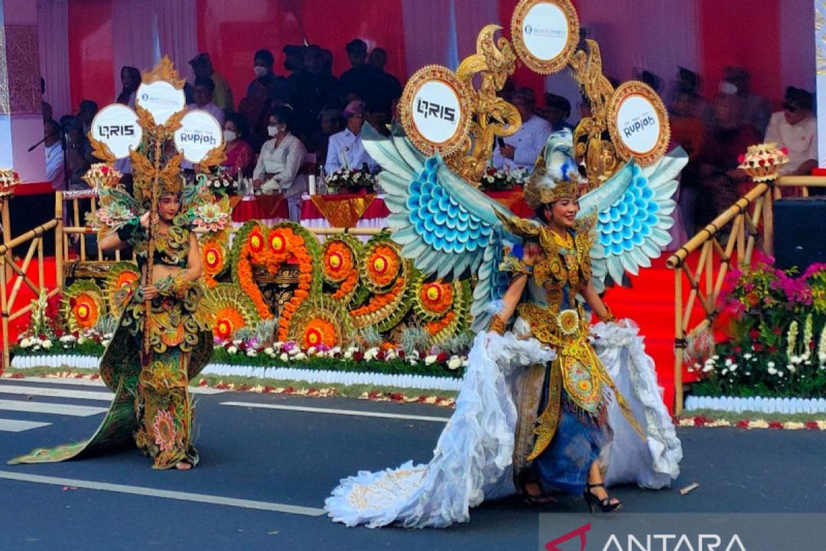 Di pawai Pesta Kesenian Bali ke-44, BI edukasi QRIS dan Rupiah