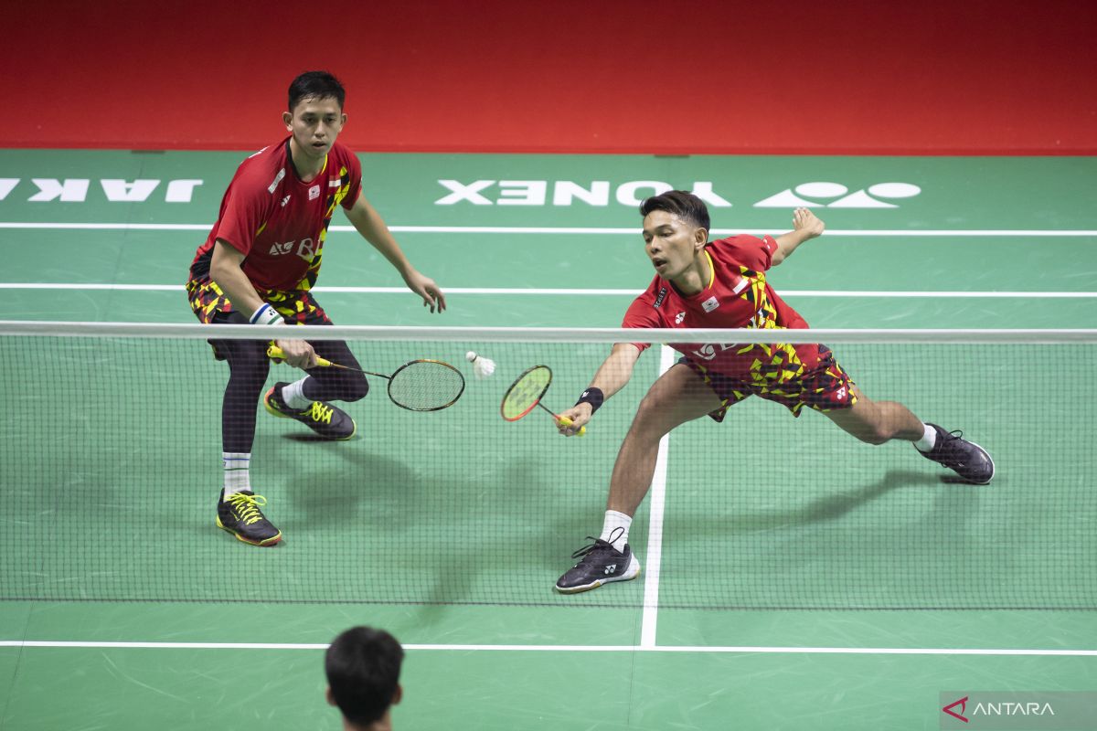 Fajar/Rian menang mudah atas pasangan tuan rumah di perempat final Malaysia Open