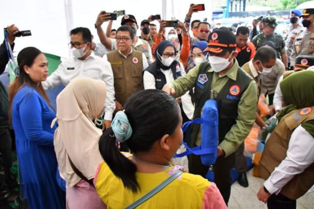 Ada senyum dibalik bencana alam Mamuju