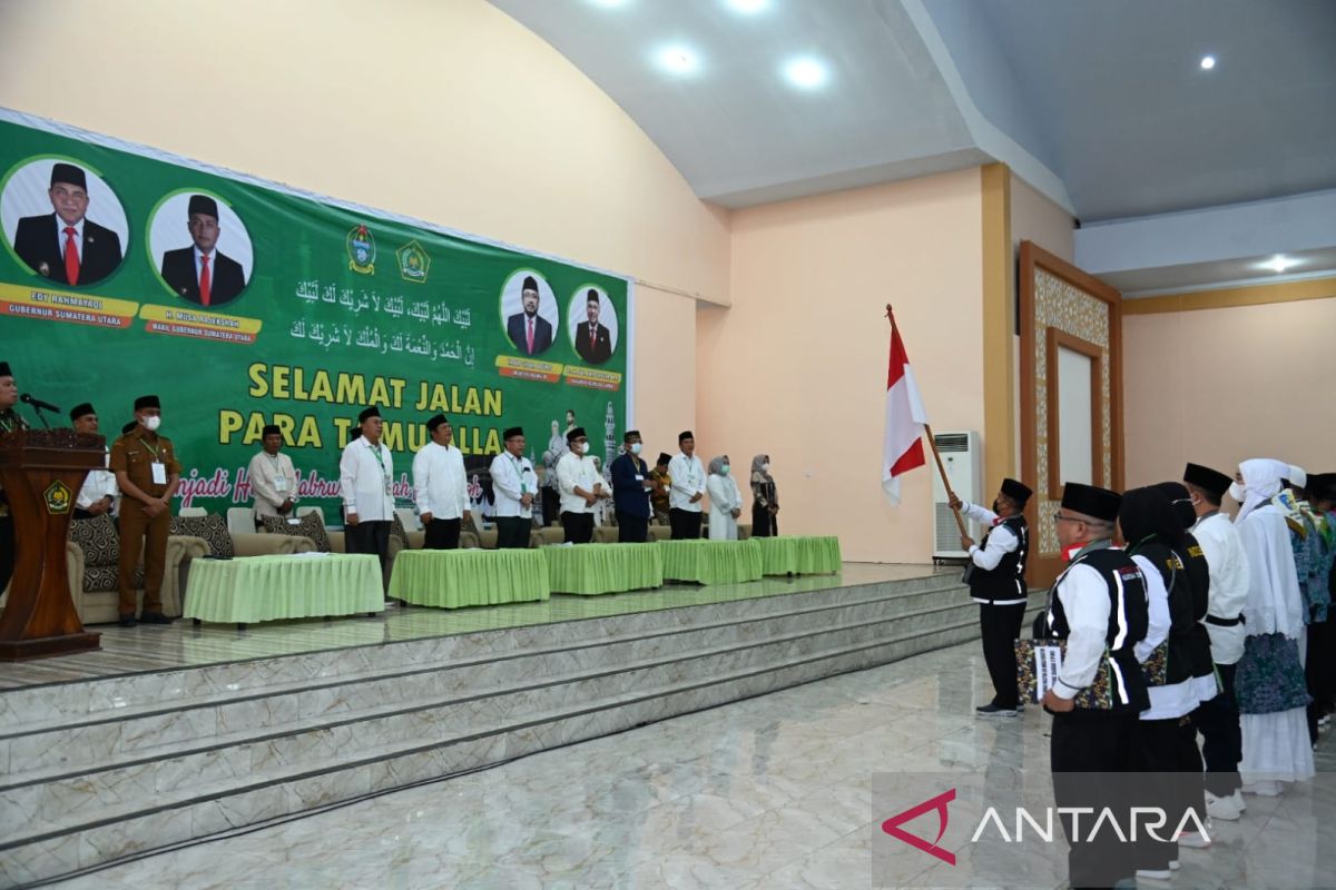 Wali Kota lepas 398 jamaah calon haji Padang Sidempuan