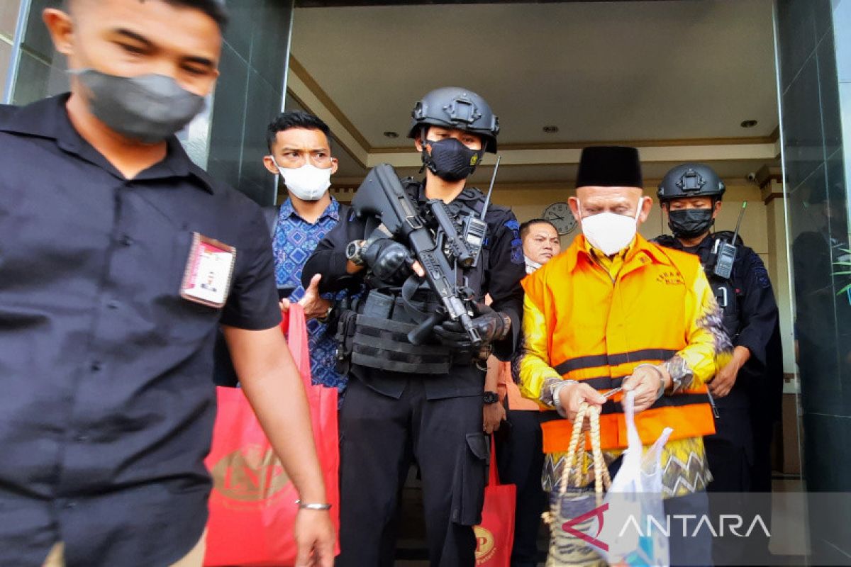 Pemenang lelang proyek  di HSU atas restu Bupati