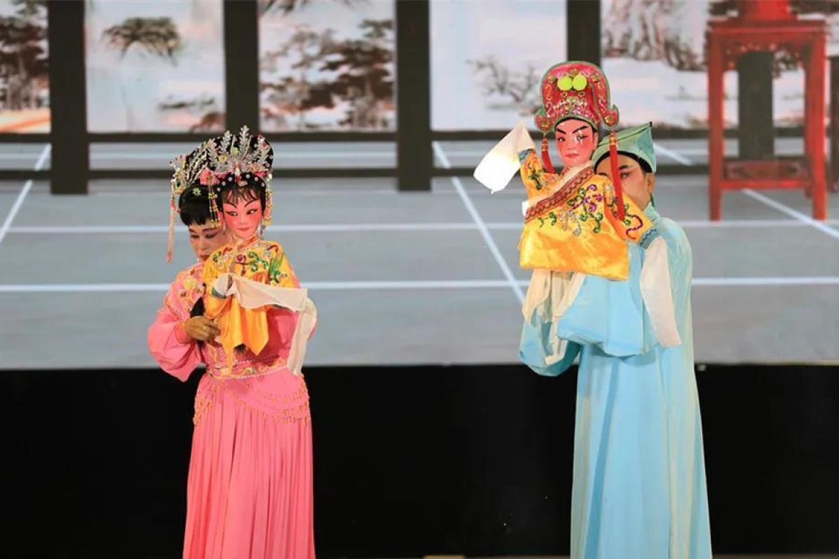 Lingao, hometown of Chinese folk arts, glitters on Culture and Natural Heritage Day