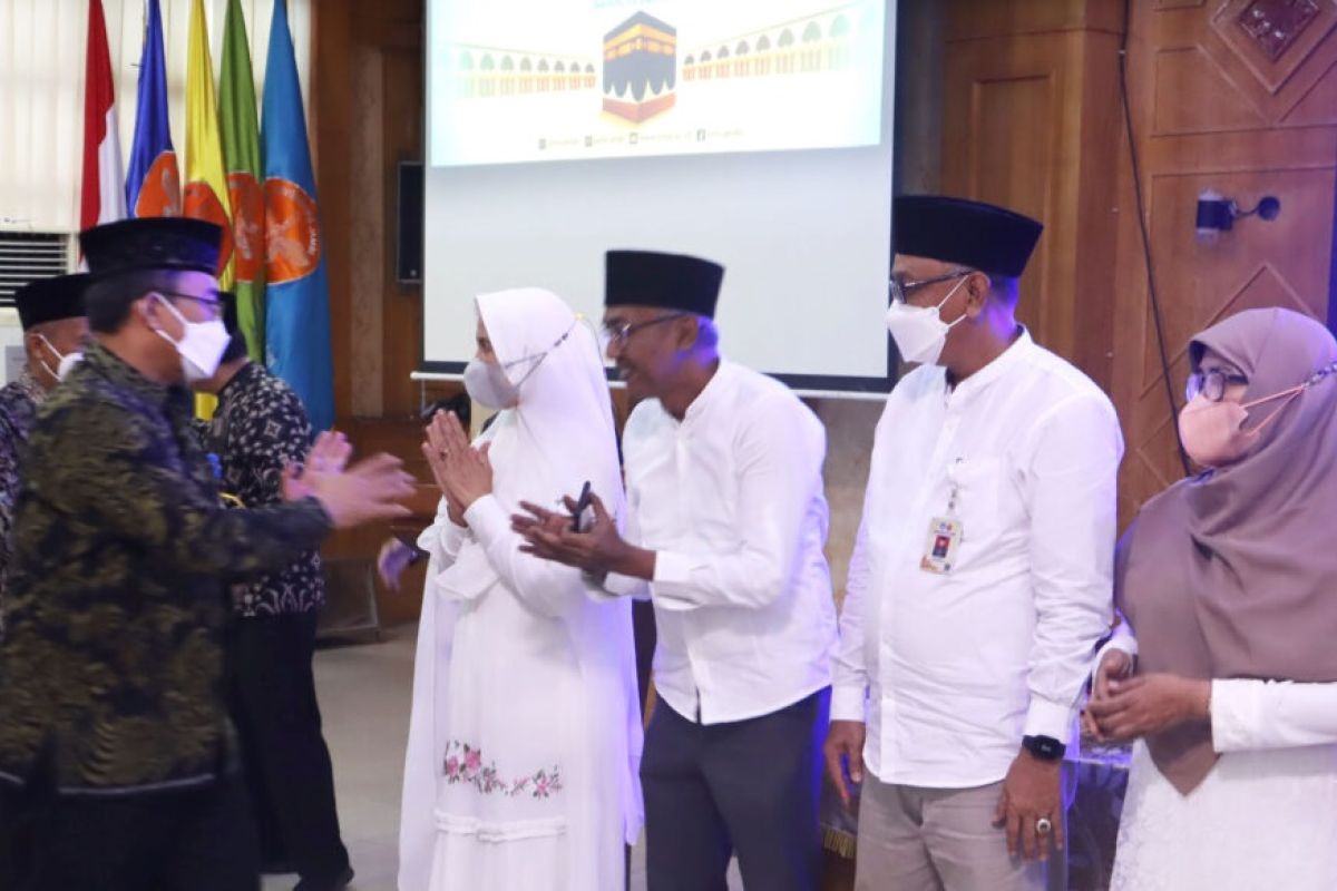 Universitas Jambi melepas jemaah haji tenaga pendidik dan tenaga kependidikan Unja tahun 2022